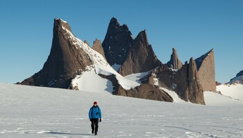 Тур «Ultima Oasis Camp. Эксклюзивный тур в колонию императорских пингвинов и горы Земли Королевы Мод»
