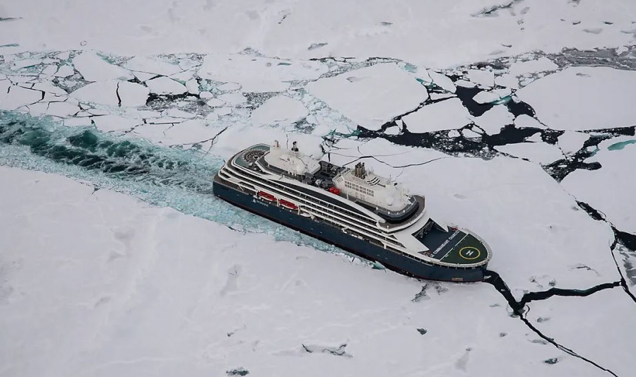 Тур «Географический Северный полюс и восточное побережье Гренландии»