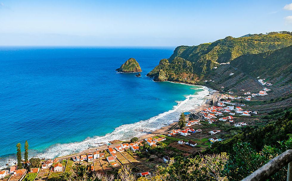 Круиз «Азорские острова: вулканы, киты и океан»