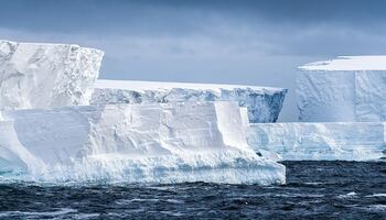 Тур «Неизведанная Восточная Антарктида и Французские Южные и Антарктические территории»