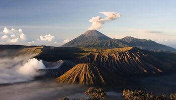 Тур «Острова, города и вулканы Индонезии»