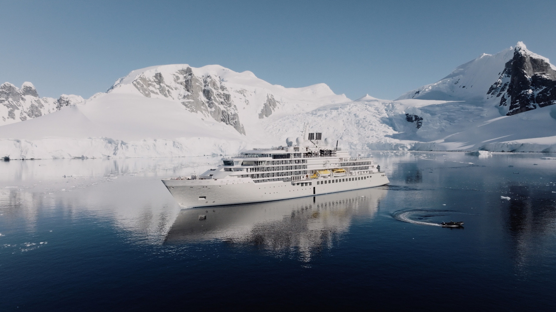 Экспедиционное судно класса люкс   Silver Endeavour